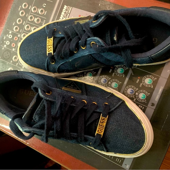 Guess Sneakers size 9 1/2, Denim - Picture 2 of 2